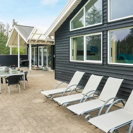 Seven-bedroom In Holiday home Aalbaek