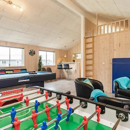 Seven-bedroom In Holiday home