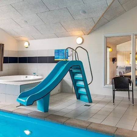 Holiday home Seven-bedroom In Aalbaek