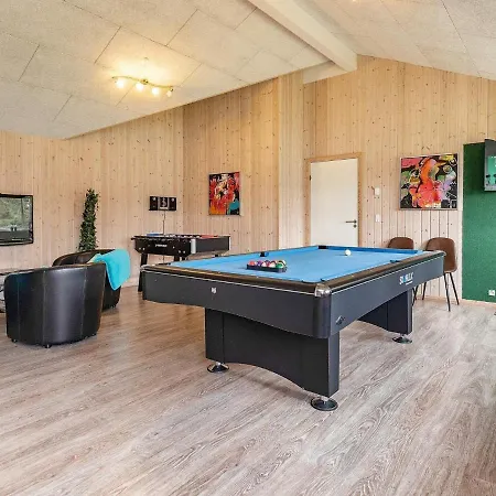 Seven-bedroom In Holiday home Aalbaek